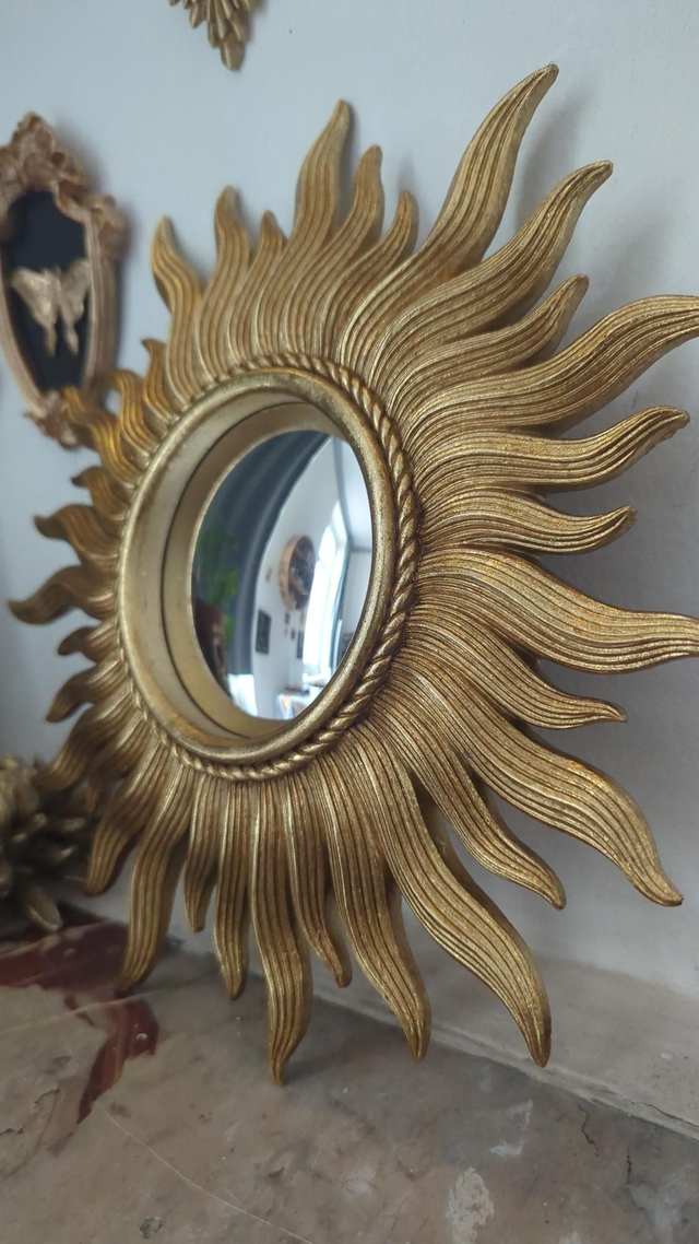 Miroir de sorcière soleil doré – style baroque et mystique