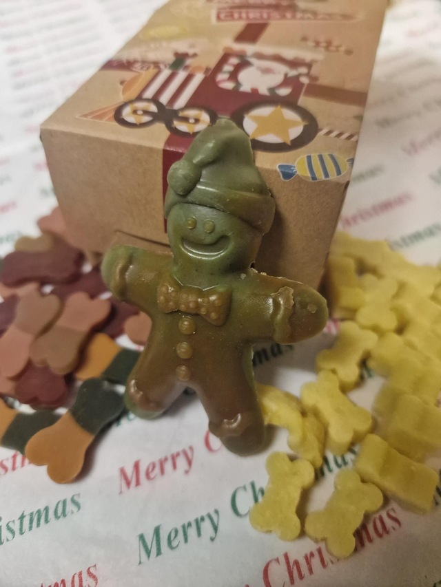 Veggie Dog Treats Tree Decoration