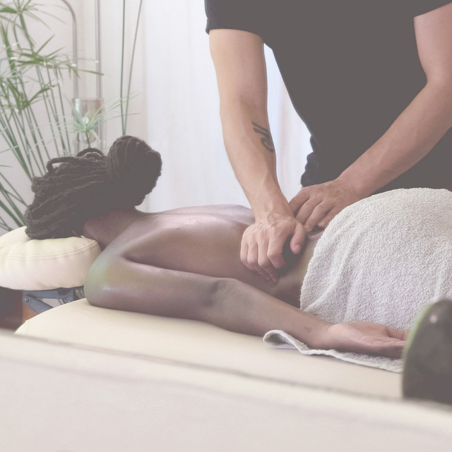 Massage Ayurvédique des Pieds à la Tête (1h30)