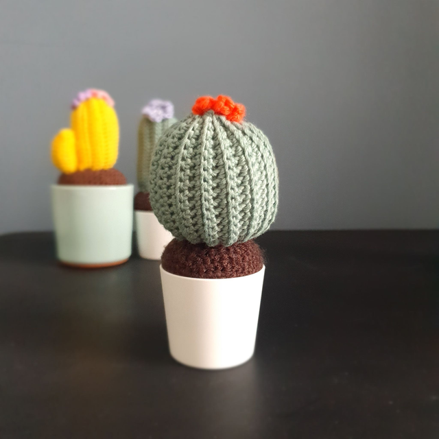 Gehaakte cactus in potje - saliegroen bol