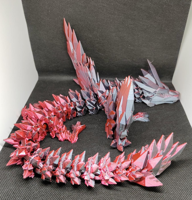 Dragon cristal avec des ailes