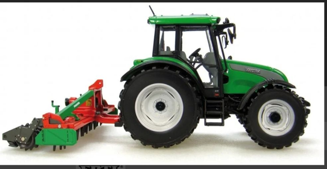 Tracteur Valtra c avec prosol.herse Universal hobbies 7001