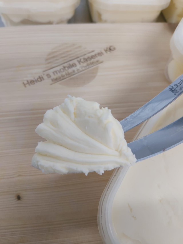 Sauerrahm Butter 250g