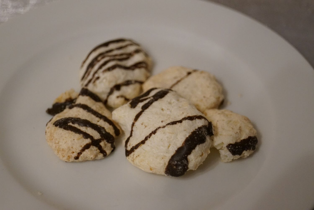 Kokosbusserl (Makronen)