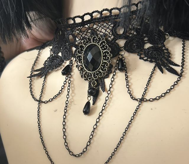 Gothic choker 