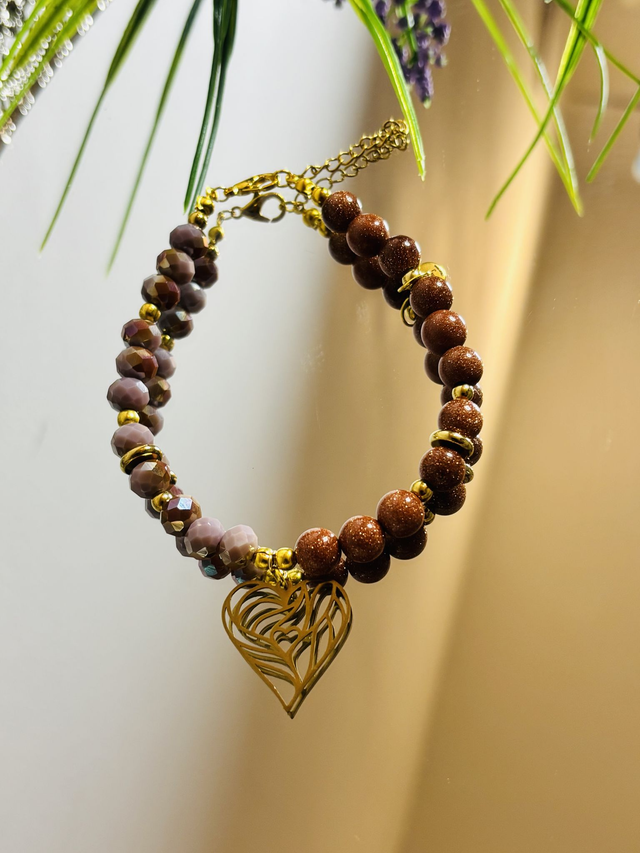 Handgemaakte Armband met Goudzand Natuursteen & Hart Hanger – Goudkleurig | MJ Creations 