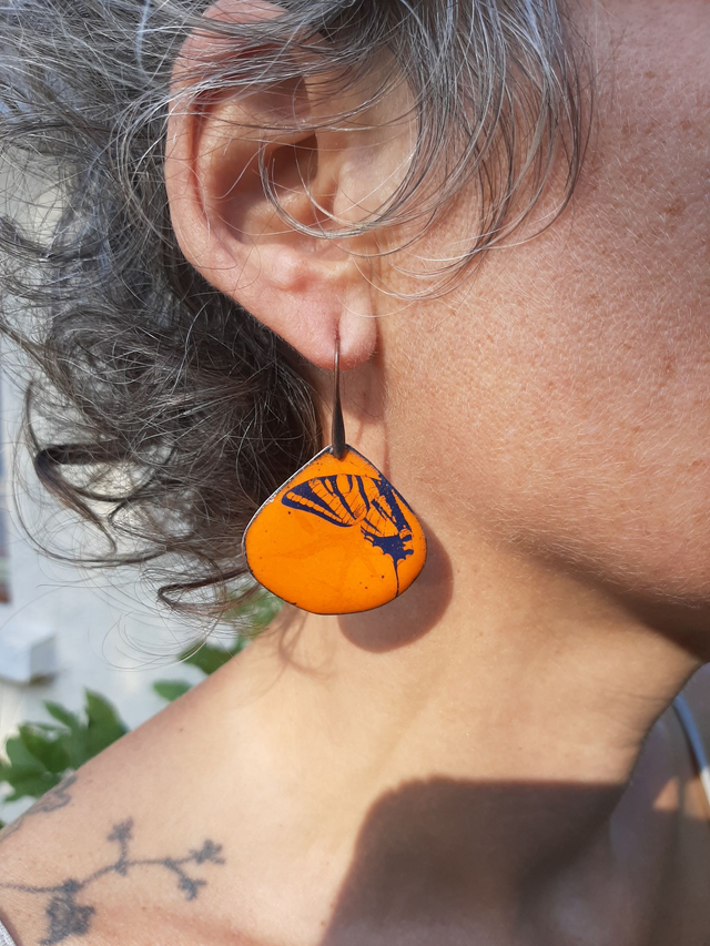 Boucles d&#039;oreilles orange vif &quot;papillons&quot;