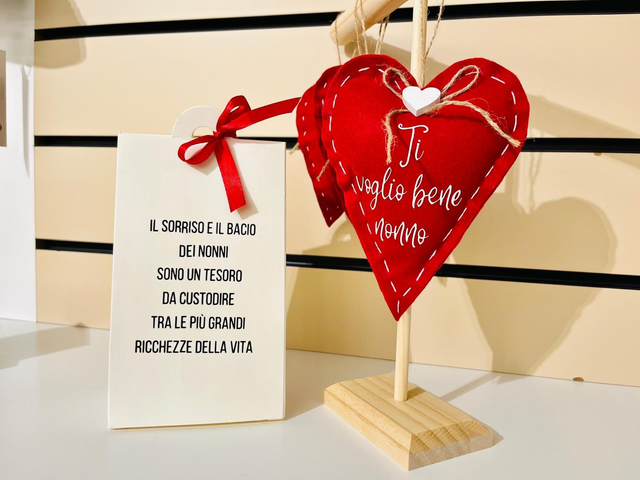 Cuore in panno rosso "Ti voglio bene nonna/nonno"