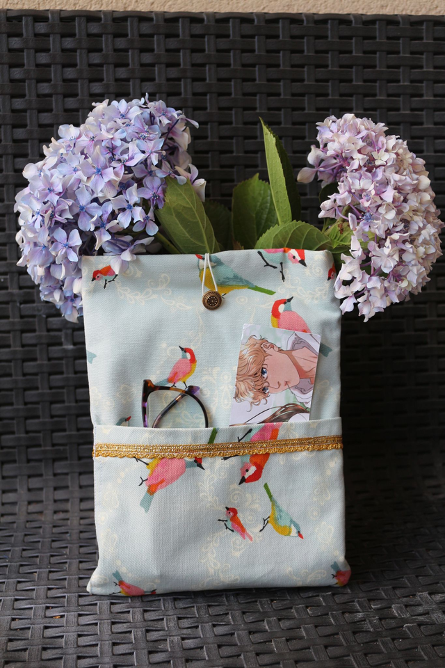 Pochette protège Livre de Poche – Motif Petits Oiseaux & Détails Dorés cadeau lecteur 
