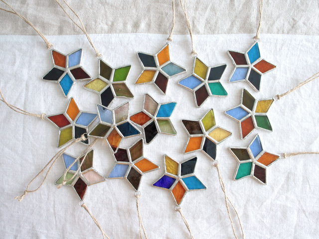 ⭐ Mini suspension &quot;Étoile mystère&quot; en vitrail