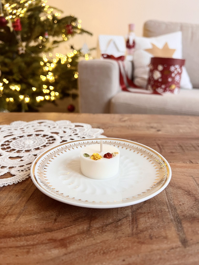 🎄 Mini bougie fleurie - parfum Feu de bois - à l'unité
