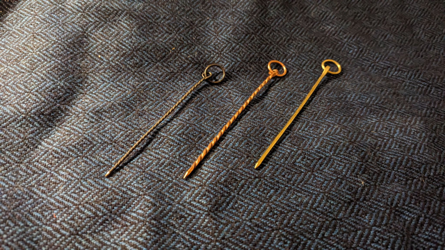 Small dress pins (pair)