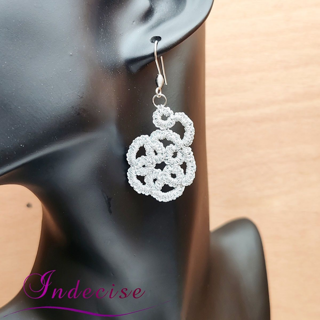 Boucles d'oreilles fleur argent, crochets en acier 316L - Créations artisanales Indecise