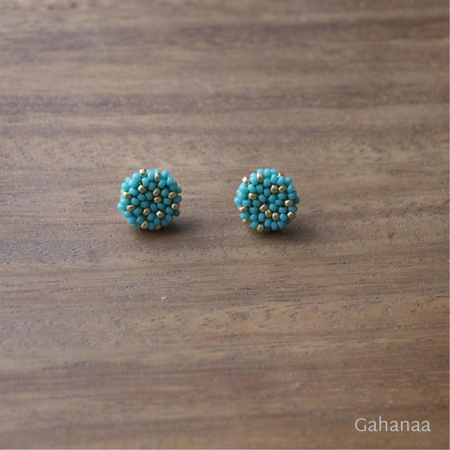 Noémie, puces d&#039;oreille couleur turquoise, éclats dorés