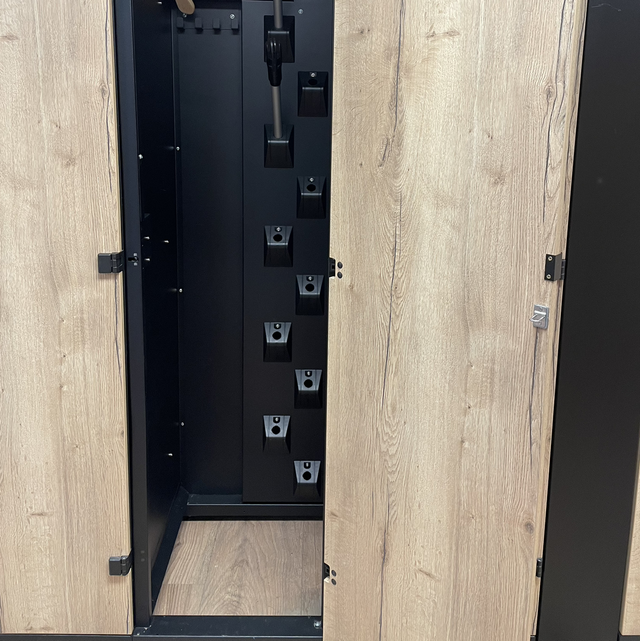 Casiers bagages, casques / tenues de motos,.... 1 jour