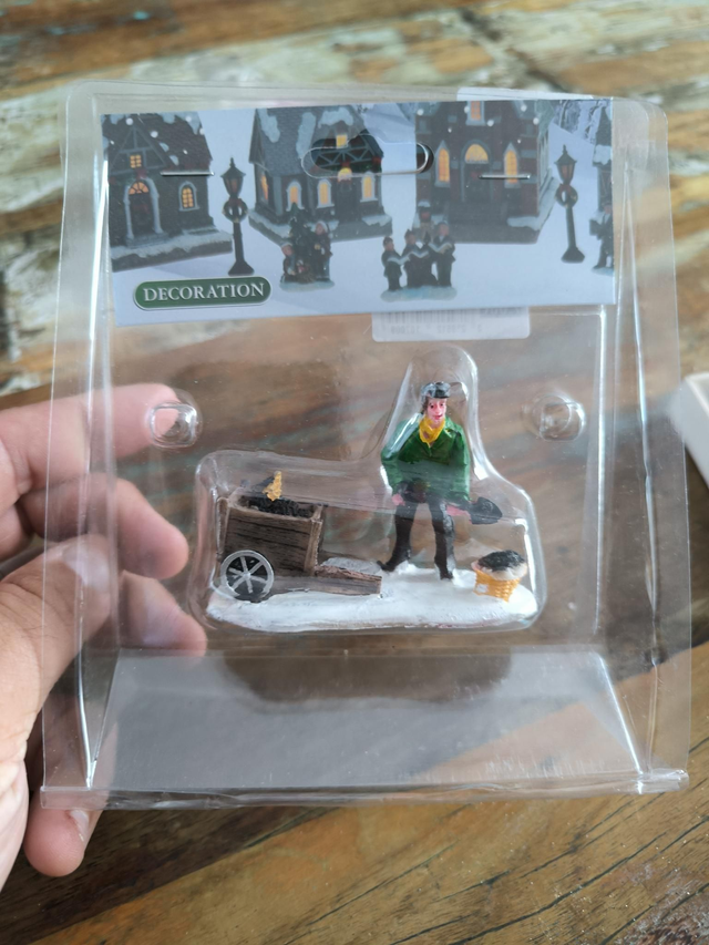 FIGURINE DÉCORATION A POSER