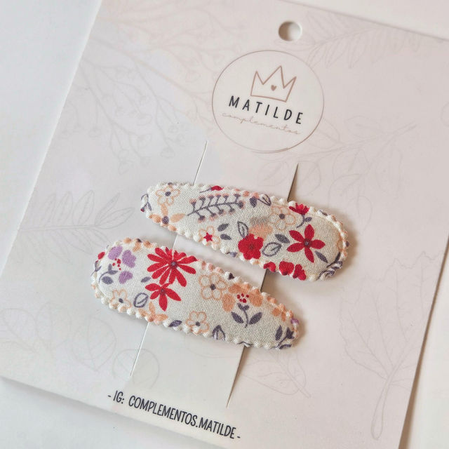 Clip Par 	Blanco y Flores