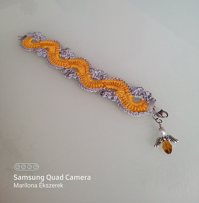 Karkötő angyalkával