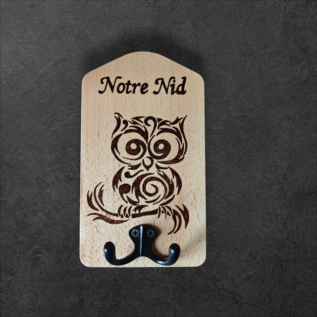 🪶 Notre Nid – Porte-clés mural pyrogravé main