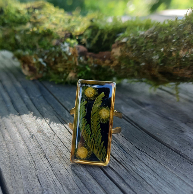 Bague dorée rectangulaire ⁃ Mimosa 