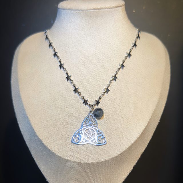 Collier classique triquetra pierre de larvikite