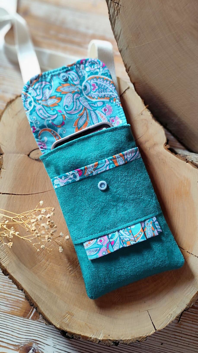 Porte téléphone en suédine bleu turquoise✨