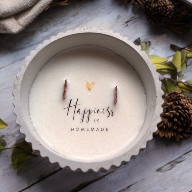 Bougie message « Happiness Is HomeMade »