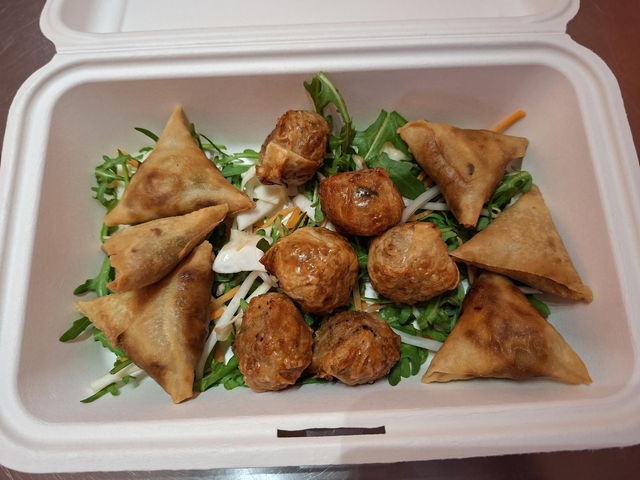 Box samoussas et bouchons frits - 6 pcs 