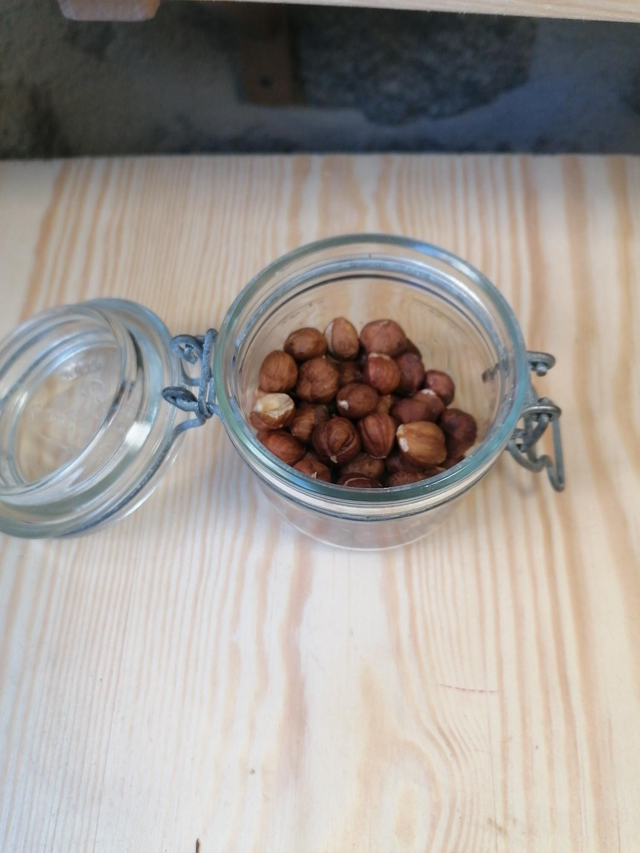 Noisettes. Prix Pour 100g 