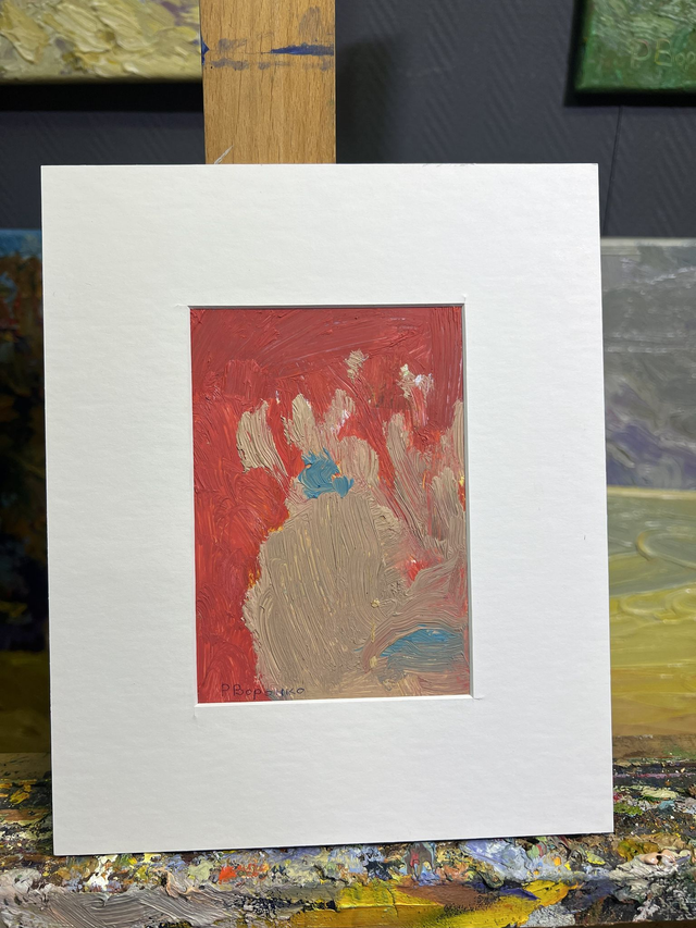 Fragment 710 „Flamme der Erinnerung“ von Rostyslav Voronko, Öl auf Karton, 2024 – abstrakte Komposition in Rot, Beige und Blau.