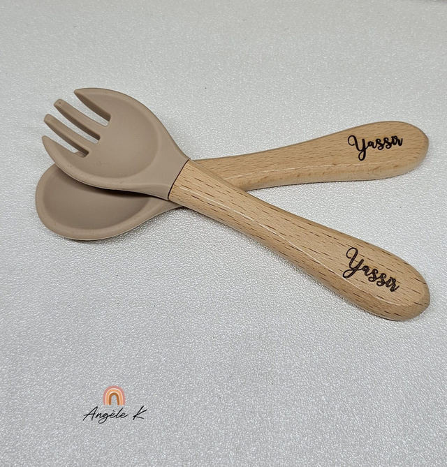 Lot de couverts personnalisés en bois 