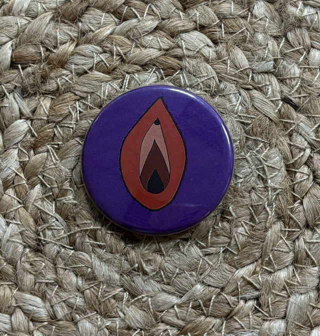 Badge &quot;pour les meufs&quot; vulve mimi