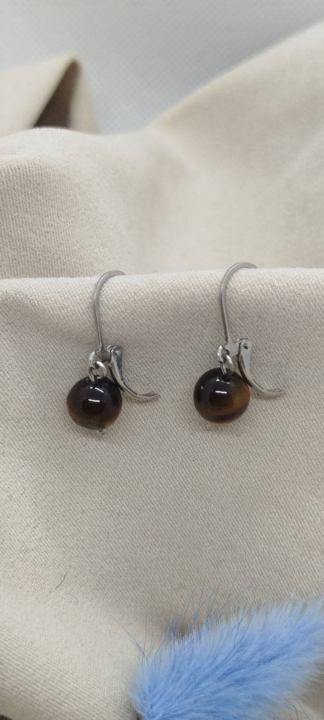 Dormeuses d&#039;oreilles en pierres naturelles de 8 mm (œil de tigre)