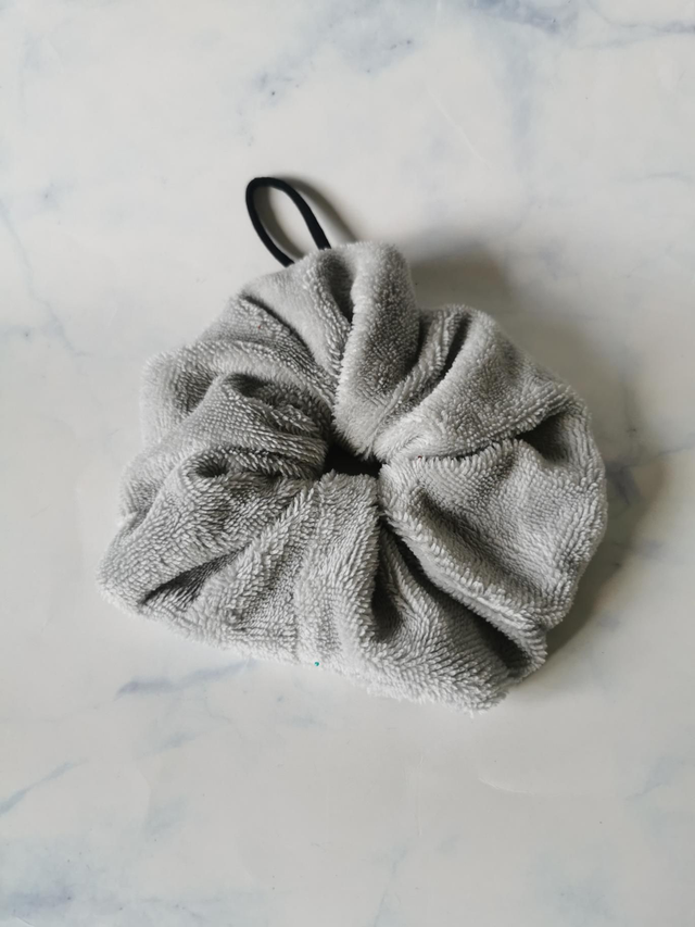 Fleur de douche gris clair