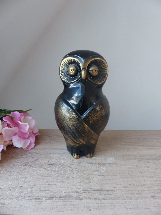 Statue Chouette en Résine Polychrome Noire et Dorée, Chouette Zen Sereine, Décoration Intérieure, Cadeau Amoureux Oiseaux et Chouettes