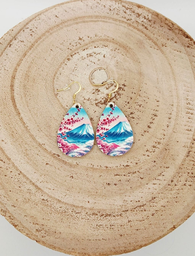 Boucle d&#039;oreilles larme sublimée Montagne