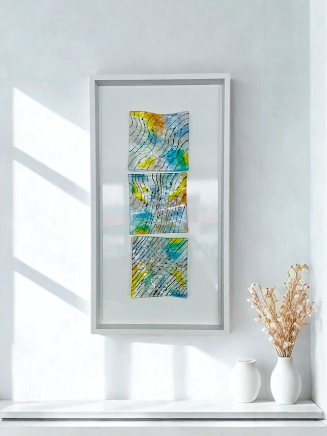 Still Falling - drieluik - op wit aluminium 20x40 - in wit houten baklijst 23x34 - Glasschildering met reliëf