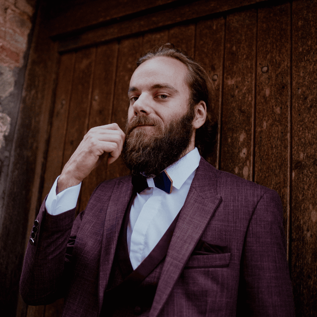 🌾 Le Nœud Distingué • Marqueterie de paille violette