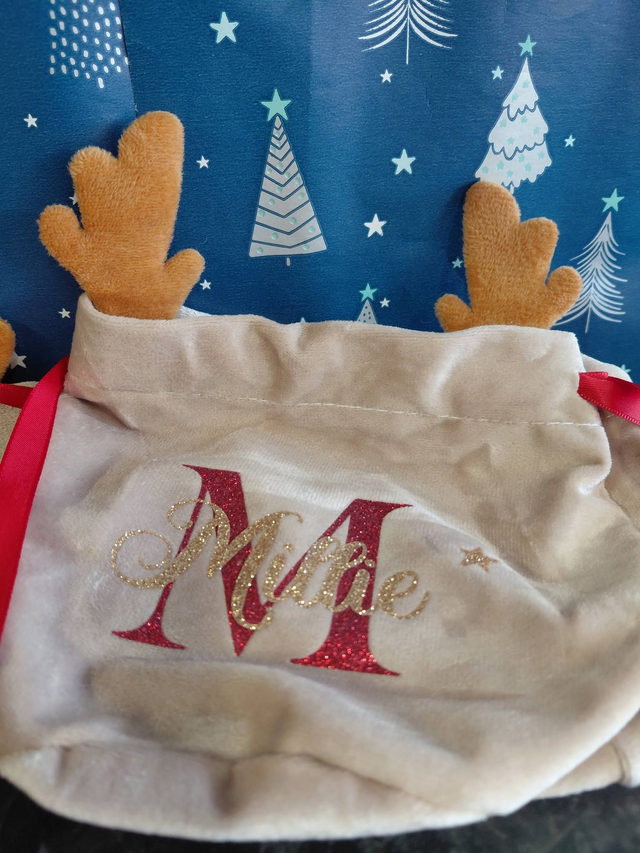 Personalised Reindeer Velvet Christmas Treat Bag – 15 x 20cm