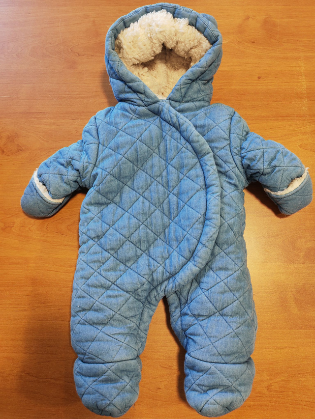 Combinaison bleu en 3 mois