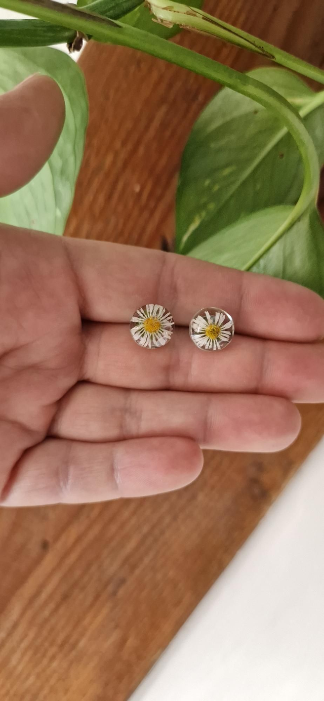 Boucles Oreilles puces &quot;Mini Pâquerettes &quot;