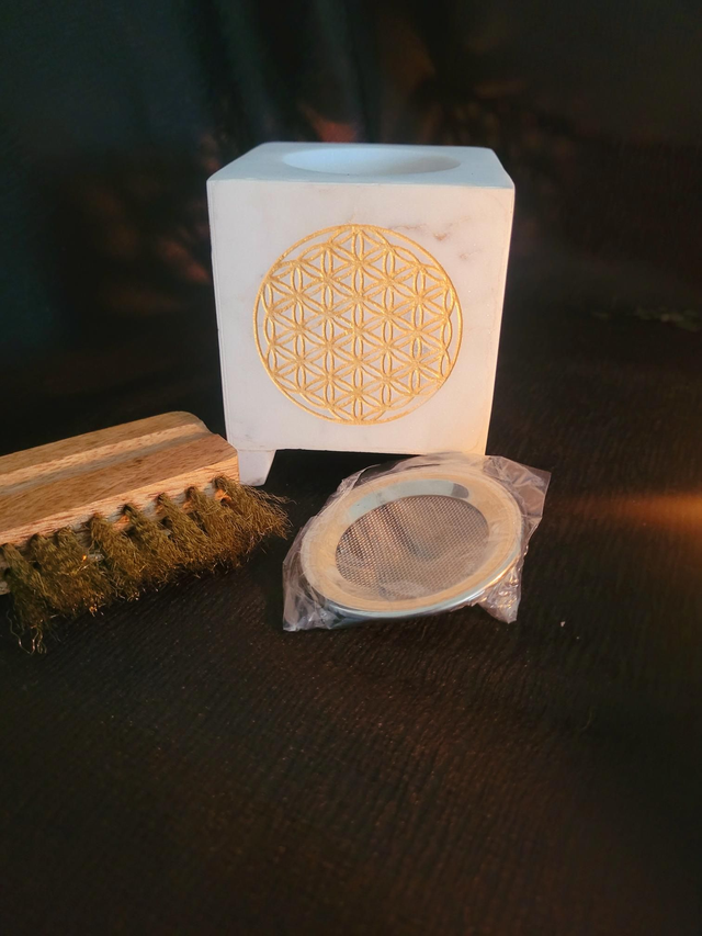 Brûle-encens en Marbre , Fleur de Vie en couleur Or – Pour poudres, herbes et résines sacrées+ brosse offerte.