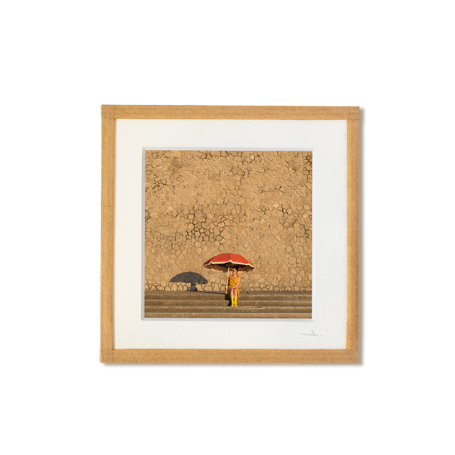 Femme au parasol #3 tirage photo encadré