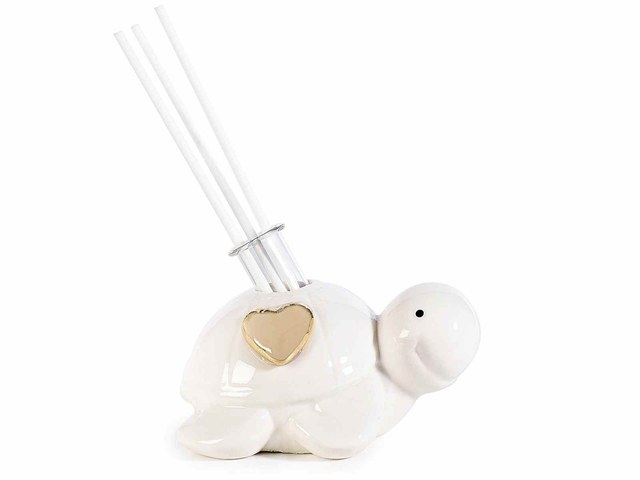 Tortue en porcelaine avec cœur