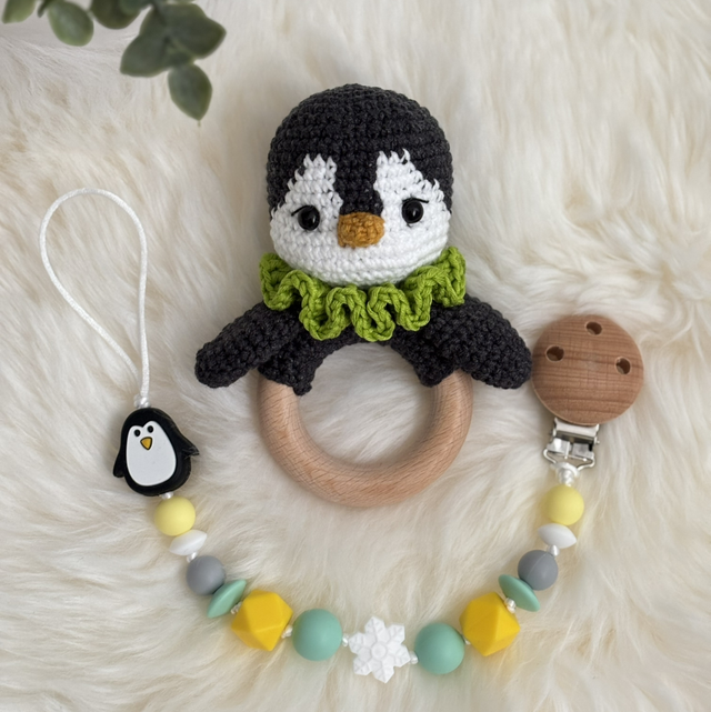 Hochet + Attache tétine Pingouin