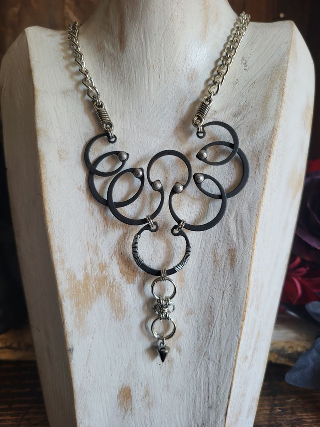 Collier Néo Circlips &quot;Rosace d&#039;Acier&quot;