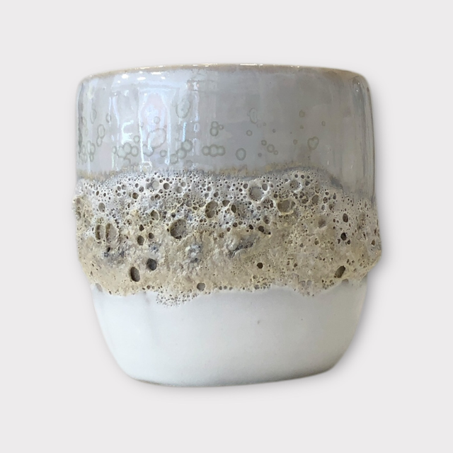 Kop 9 cm m. lavaglasur, hvid - Helle Bornæs 