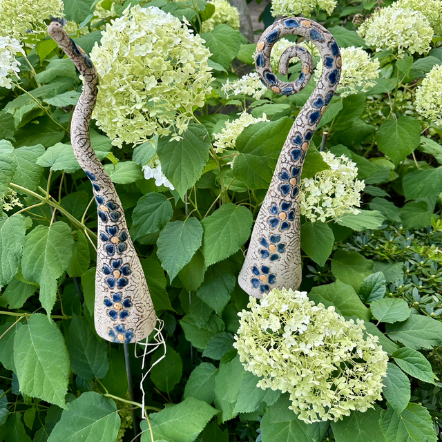 Gartenspitze - Käferzipfel braun mit Blüten
