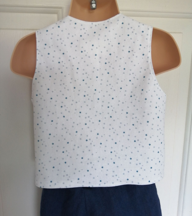 Xmas waistcoat - 12 mth (80 cm). Reindeers