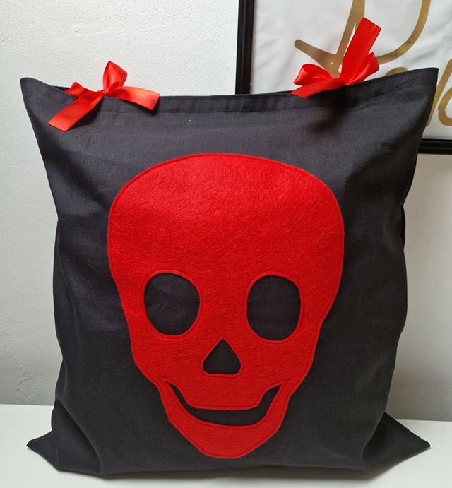 Skull Pillowcase 45x45cm